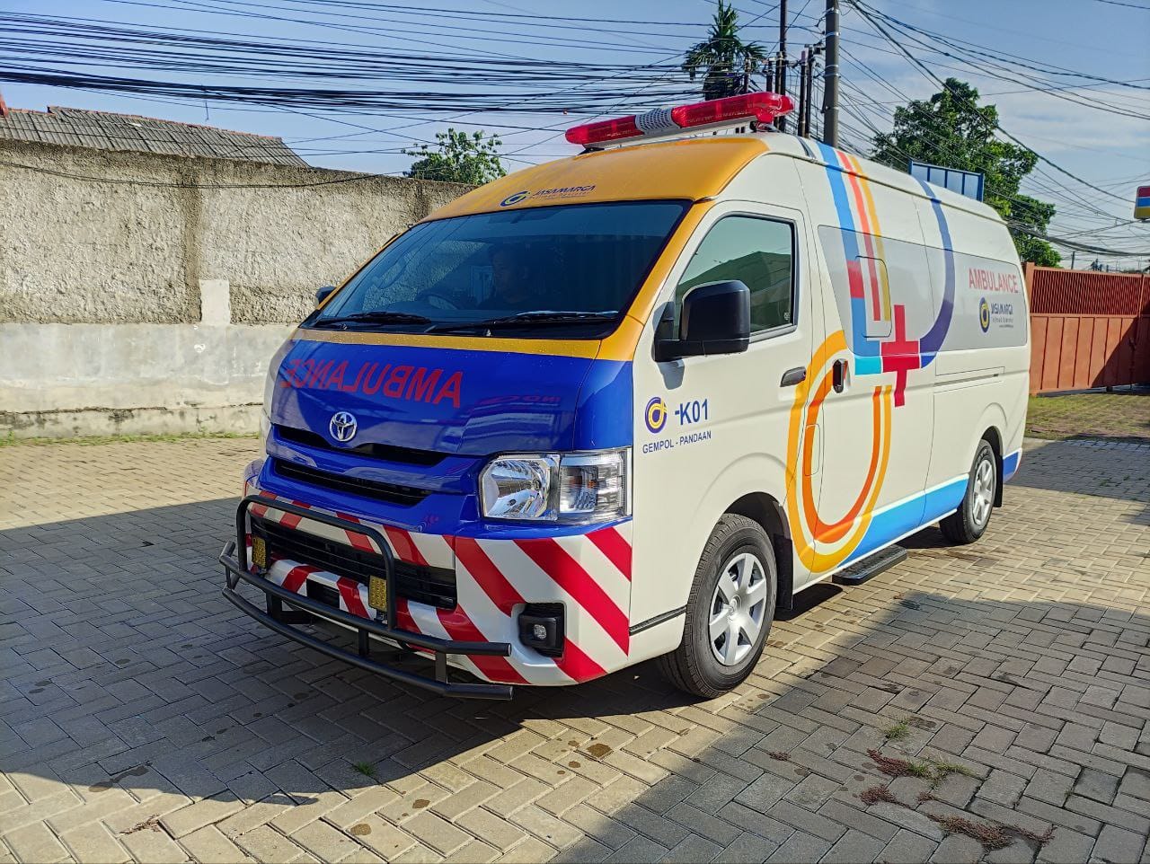 Proses karoseri di workshop